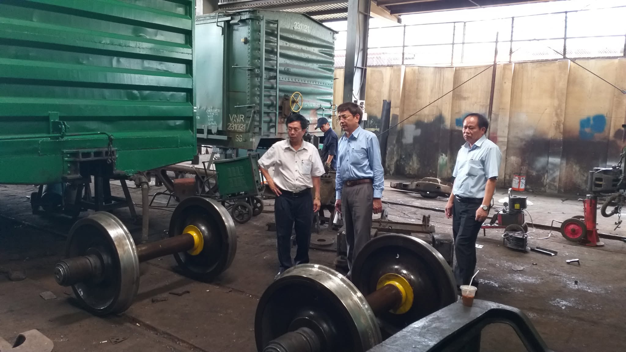Đoàn công tác Công ty Cổ phần Vận tải Đường sắt Sài Gòn kiểm tra công tác an toàn chạy tàu và sửa chữa toa xe tại Xí nghiệp Toa xe Đà Nẵng