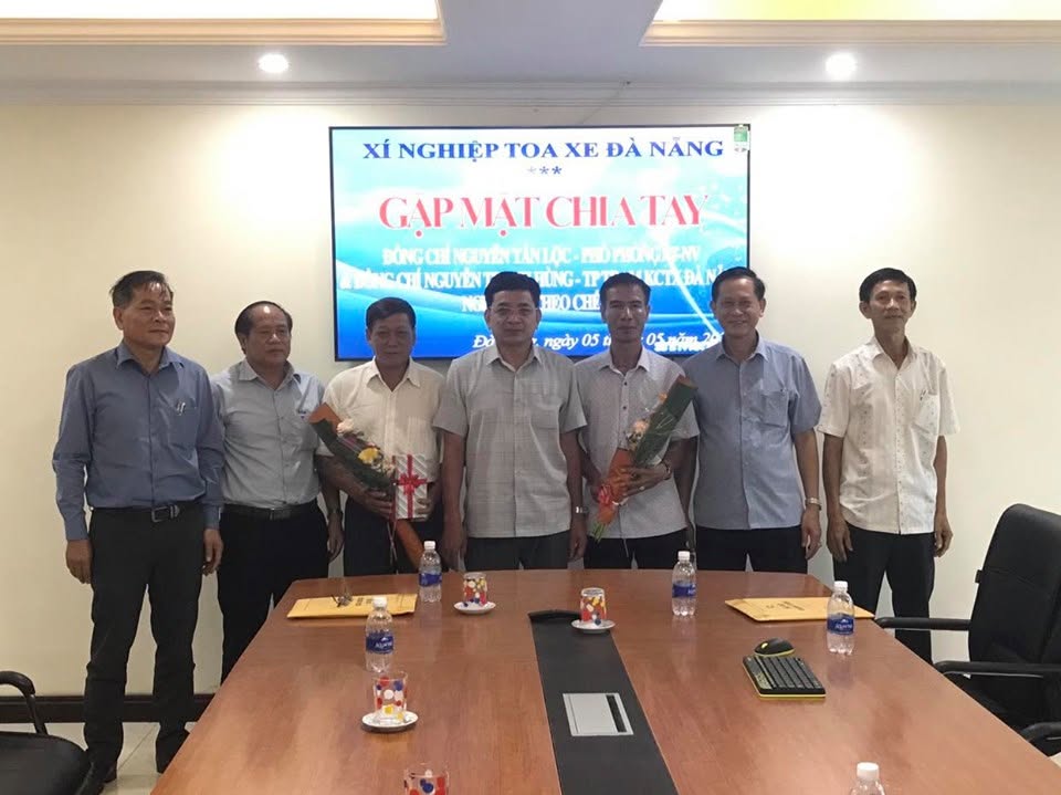 Xí nghiệp Toa xe Đà Nẵng tổ chức gặp mặt chia tay cán bộ nghỉ hưu theo chế độ