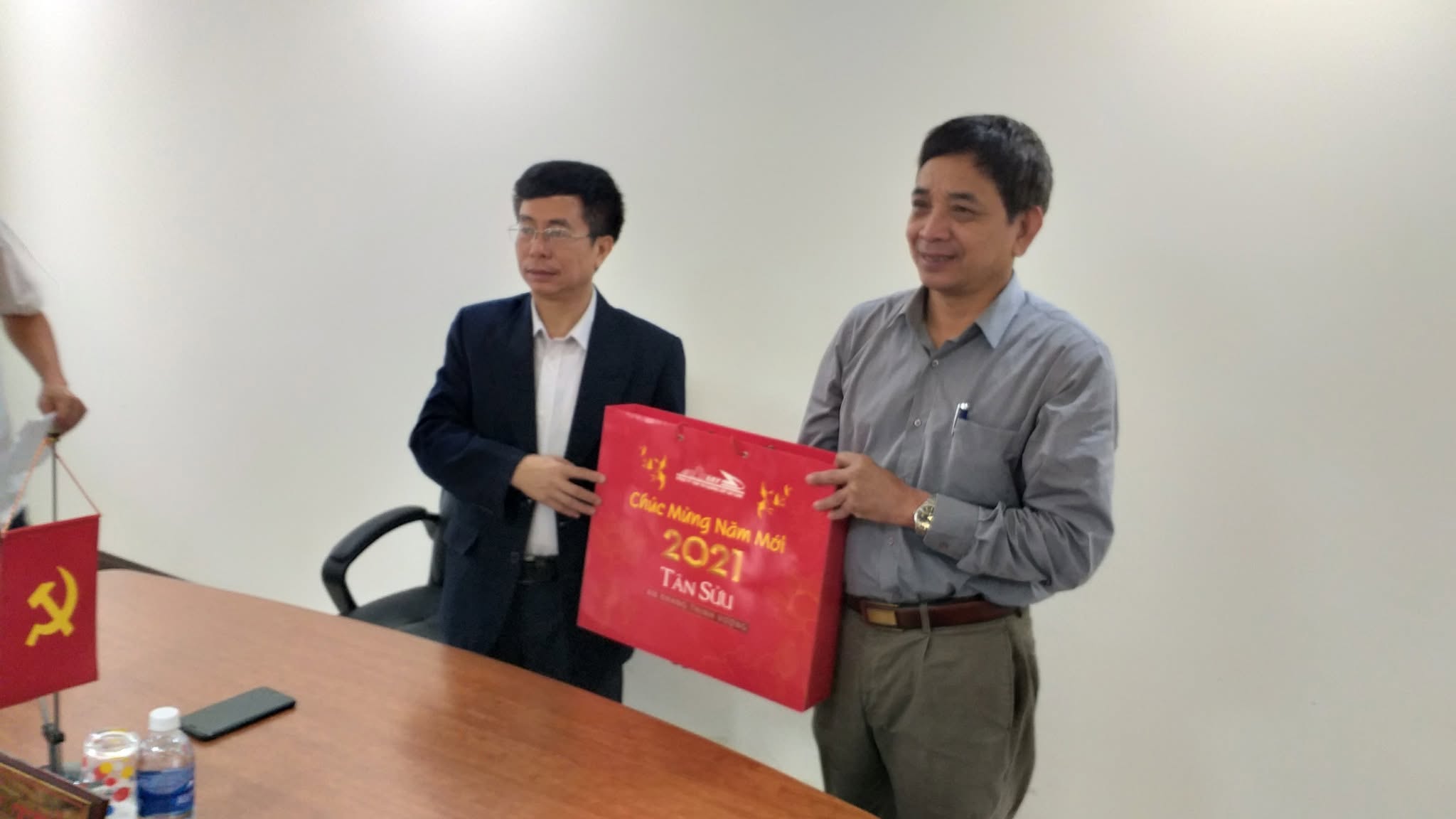 Phó Tổng Giám đốc Công ty Cổ phần Vận tải Đường sắt Sài Gòn thăm, chúc Tết cán bộ, công nhân viên Xí nghiệp Toa xe Đà Nẵng 